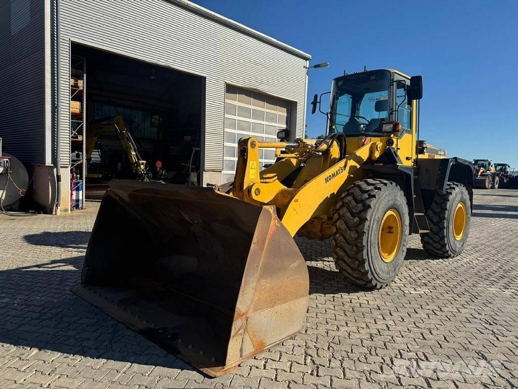 Komatsu WA 320-3H Iekrāvēji uz riteņiem