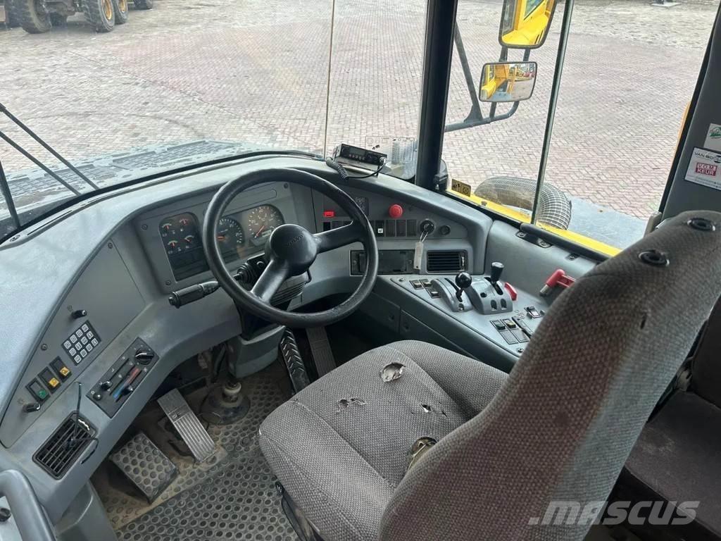 Volvo A25D Artikulētie pašizgāzēji