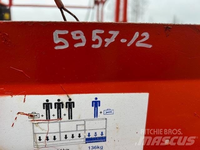 SkyJack SJ 6826 RT Šķerveida pacēlāji