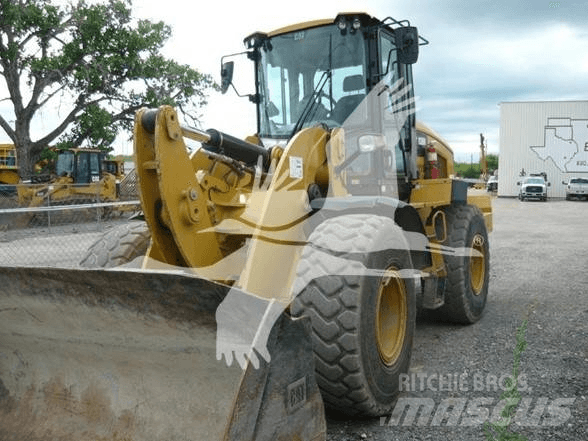 CAT 938M Iekrāvēji uz riteņiem