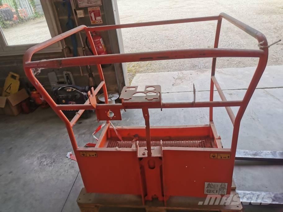 JLG Toucan 10 E Strēles un kausi