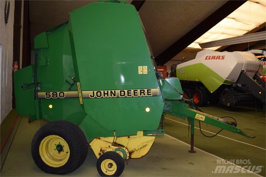 John Deere 580 Rituļu preses