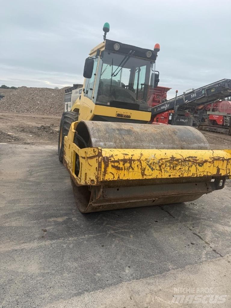 Bomag BW 213 D H-4 Vienvalča grunts veltņi