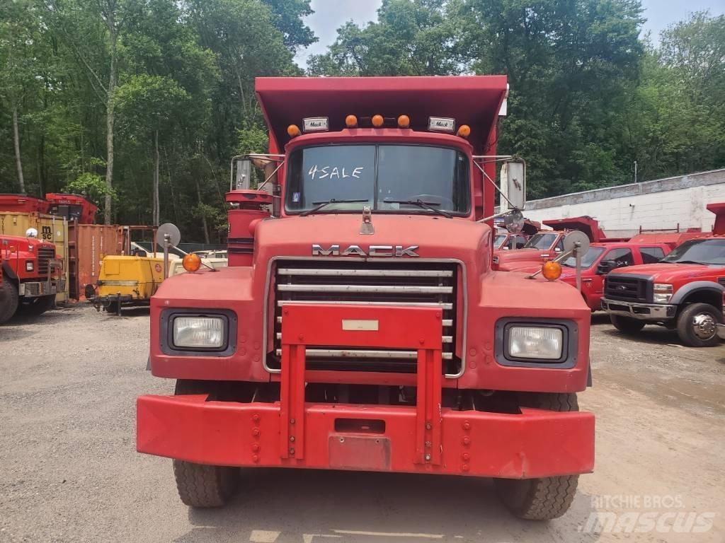 Mack RD690SX Pašizgāzējs