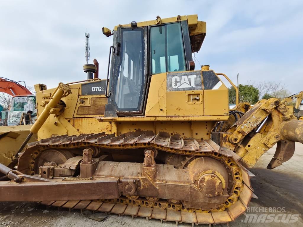 CAT D 7 G 2 Iekrāvēji uz riteņiem
