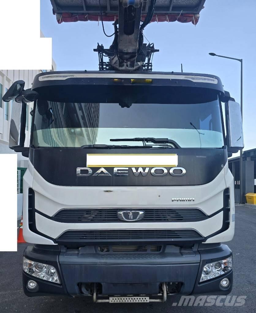 Horyong SKY750 Pacēlāji uz automašīnas bāzes