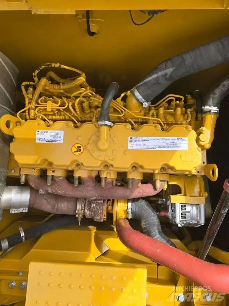 CAT 320 Kāpurķēžu ekskavatori