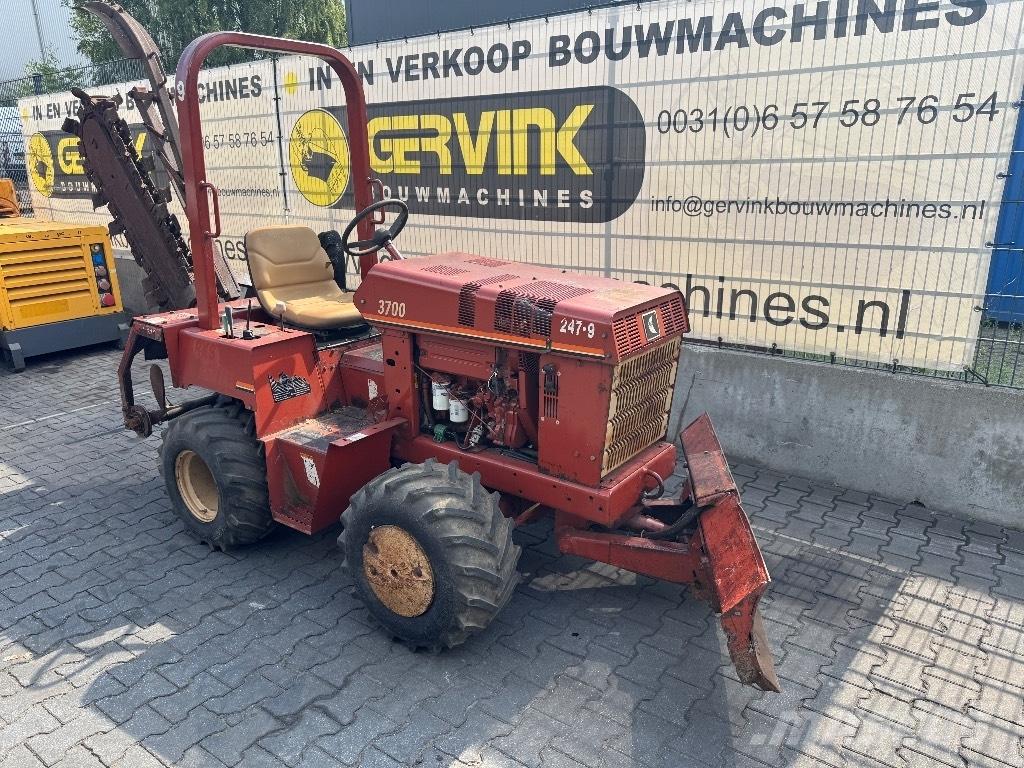Ditch Witch 3700 DD Tranšeju racēji