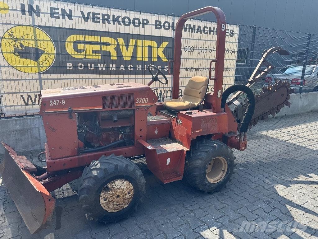 Ditch Witch 3700 DD Tranšeju racēji