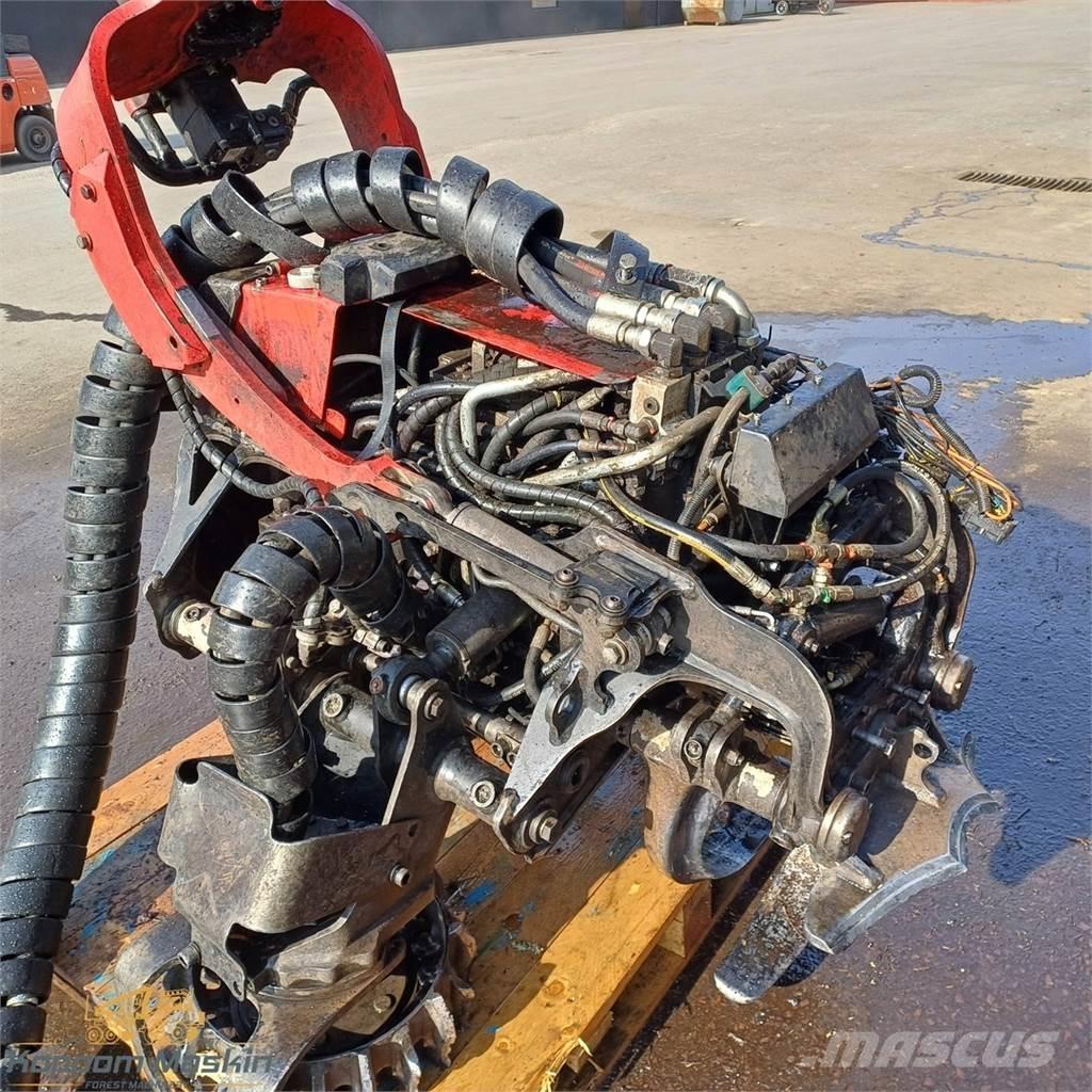 Komatsu C124 Hārvesteru kausi