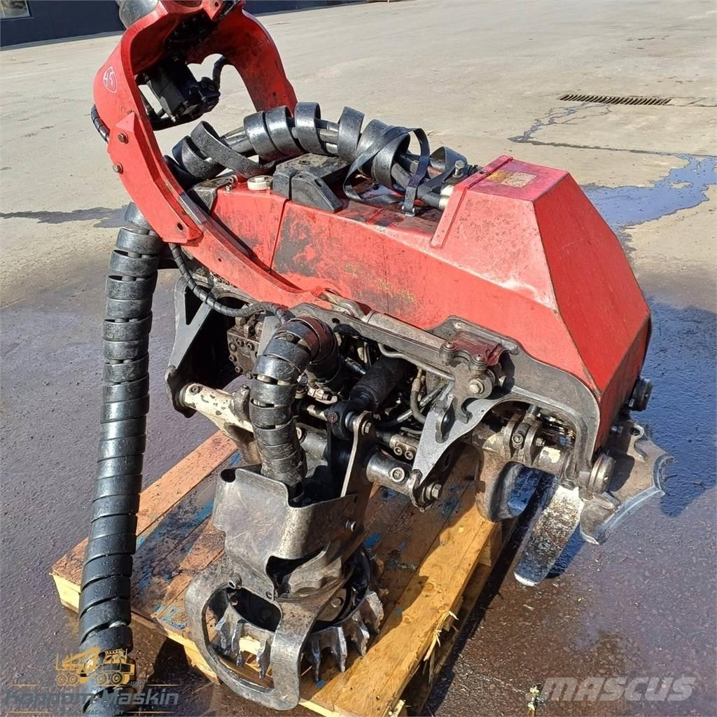 Komatsu C124 Hārvesteru kausi