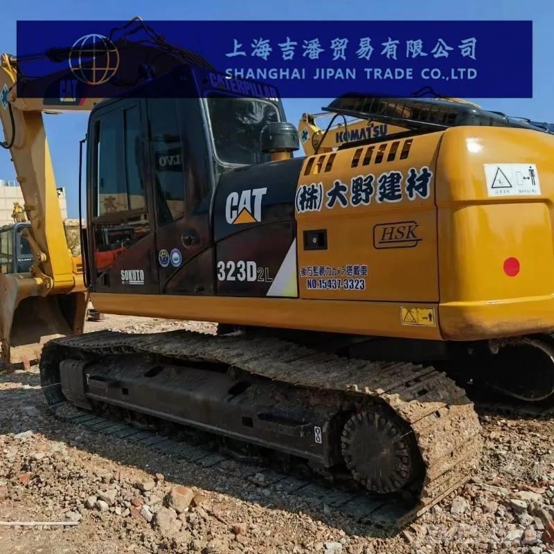 CAT 323 D Kāpurķēžu ekskavatori