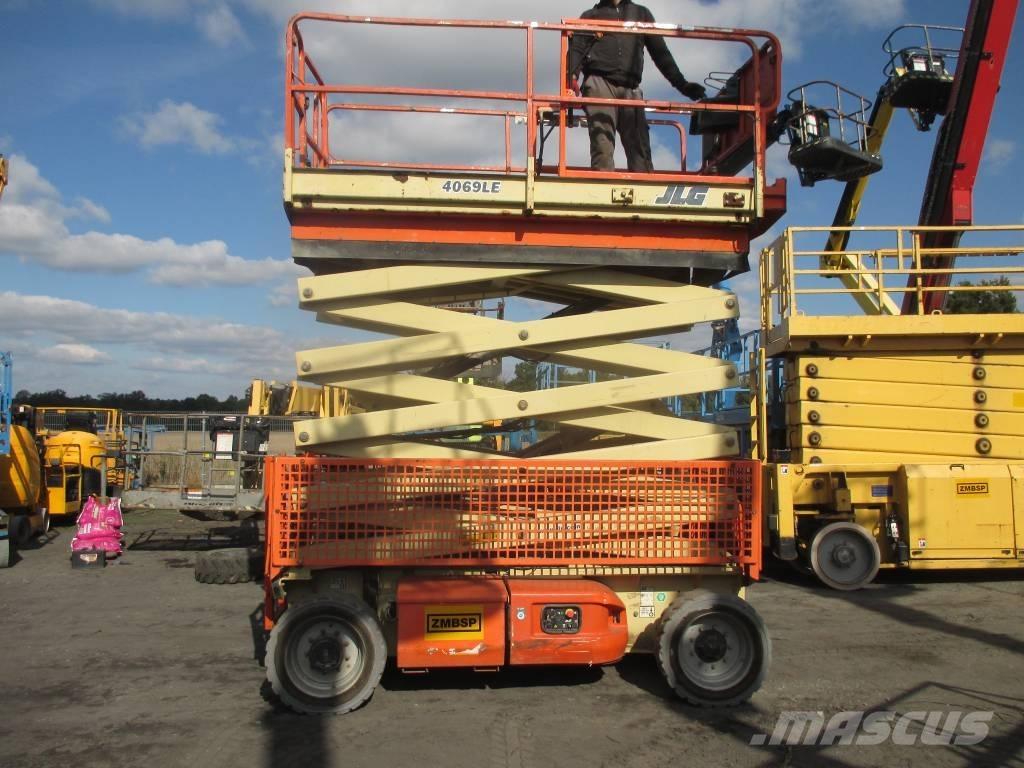 JLG 4069 LE Šķerveida pacēlāji