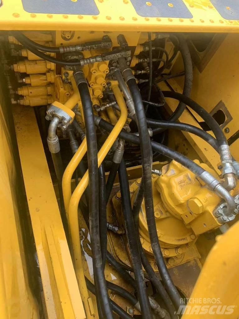 Komatsu PC 210-8 Kāpurķēžu ekskavatori