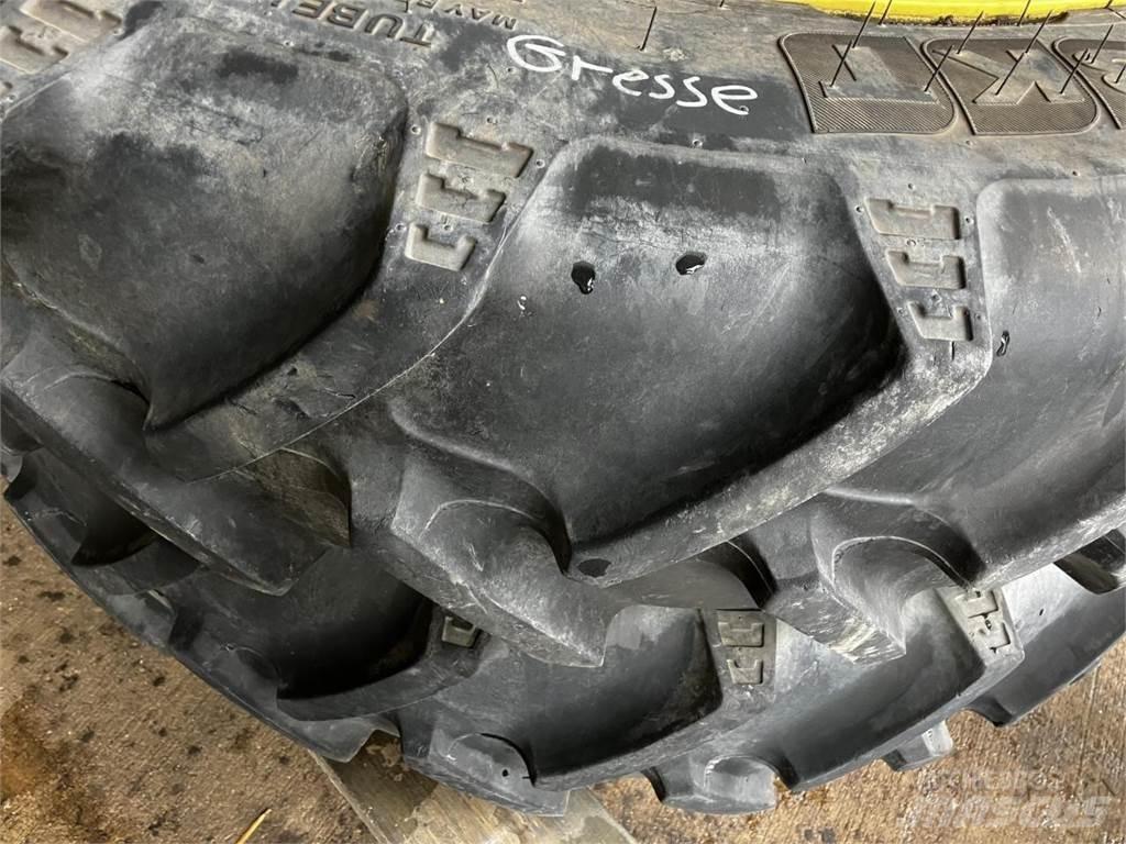 BKT 270/95R32 Riepas, riteņi un diski