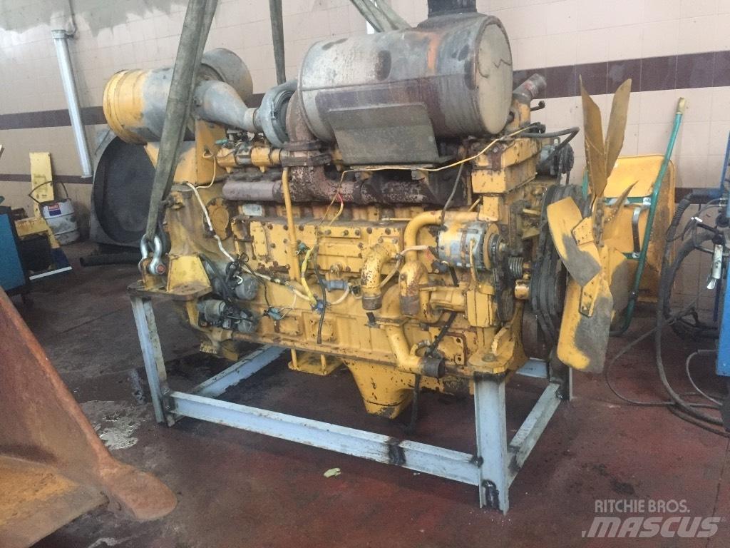 Komatsu WA600-1 Iekrāvēji uz riteņiem