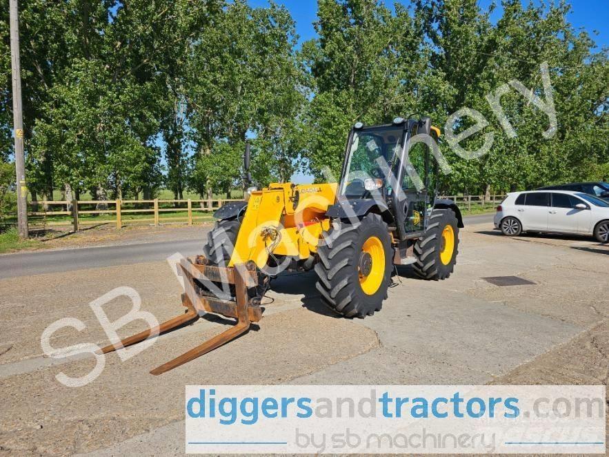 JCB 526-56 Agri Lauksaimniecības pacēlāji