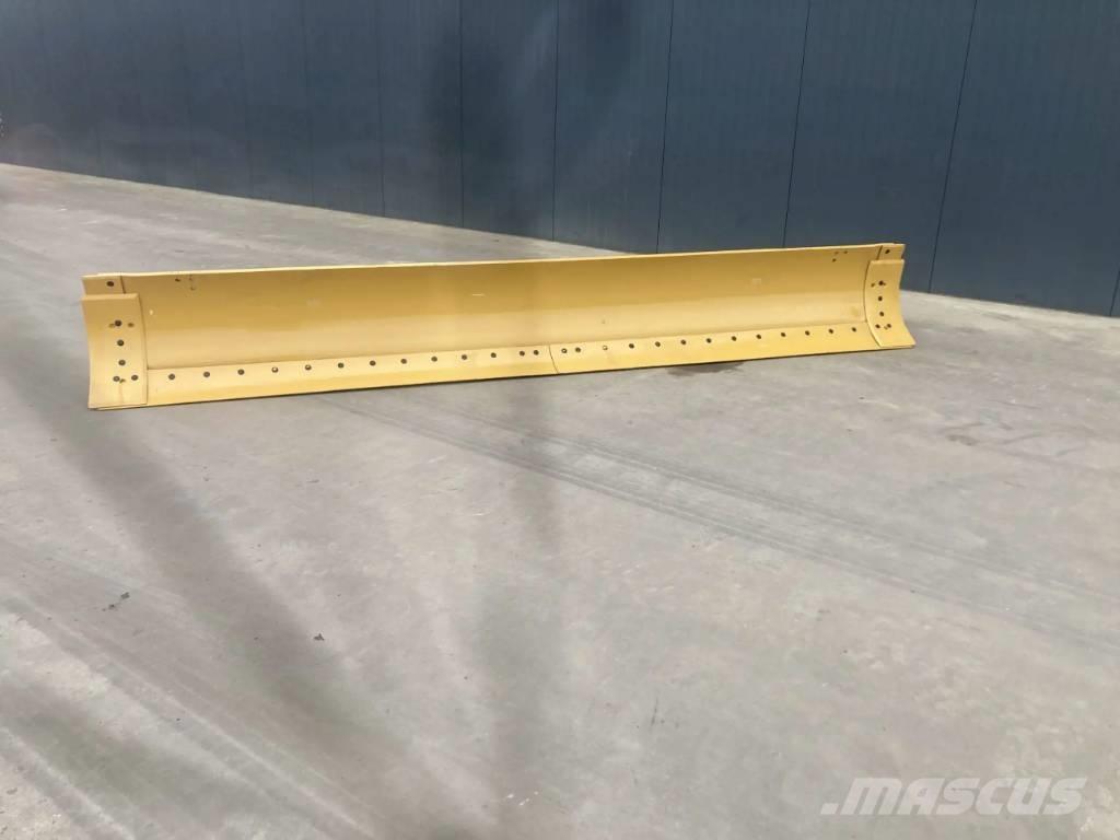 CAT 120M Moldboard Naži