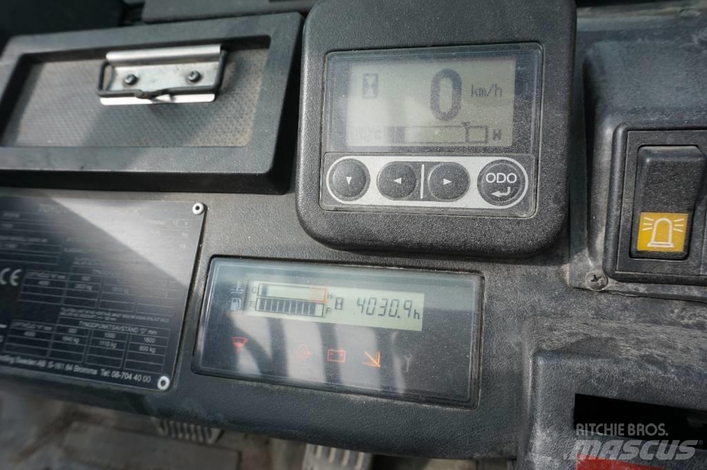 Toyota 02-8FDF30 Tehnika ar dīzeļa dzinēju