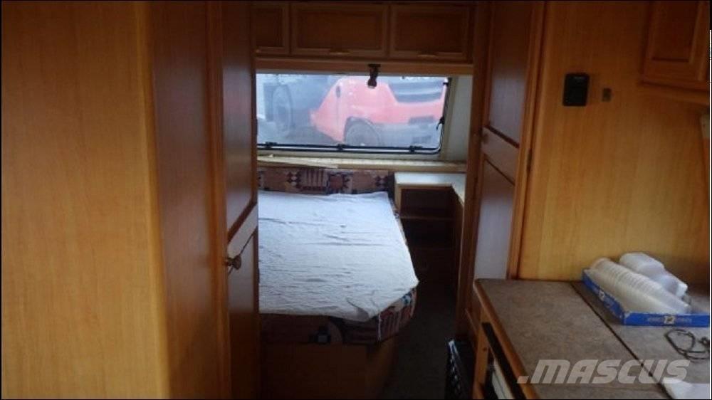 LMC 450 D Kemperi un dzīvojamās piekabes