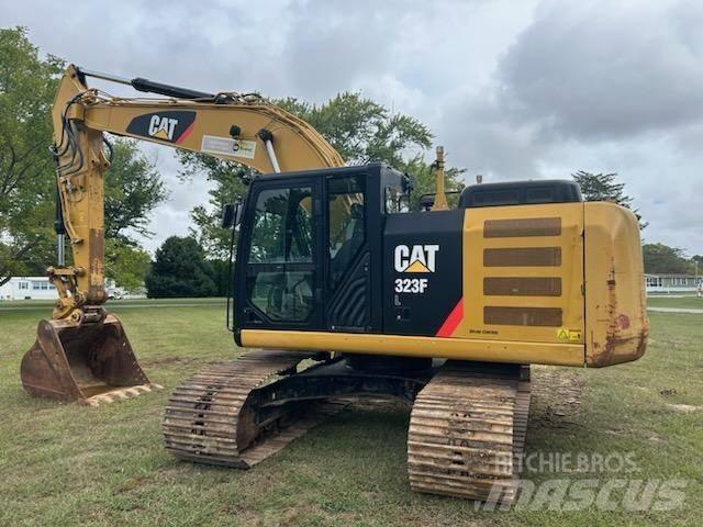  2017 CAT 323 FL Kāpurķēžu ekskavatori