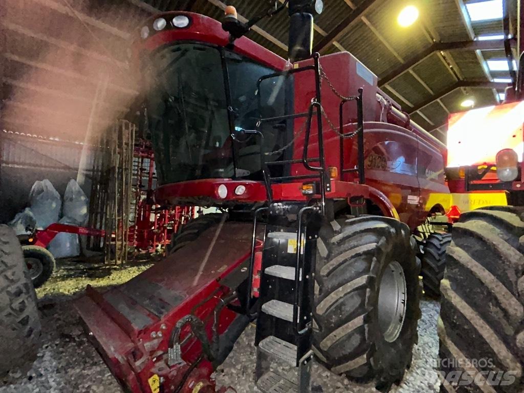 Case IH 9120 Ražas novākšanas kombaini