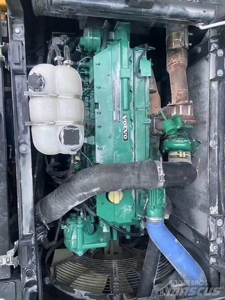 Volvo 290D Kāpurķēžu ekskavatori