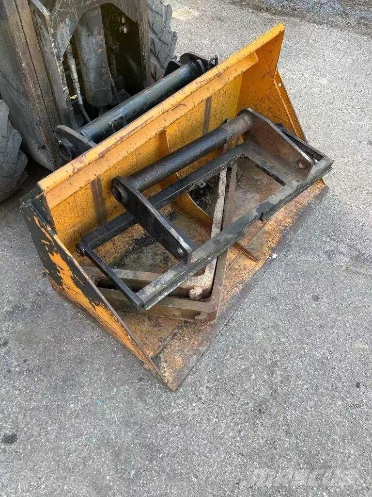 Manitou MSI 30 Apvidus autokrāvējs