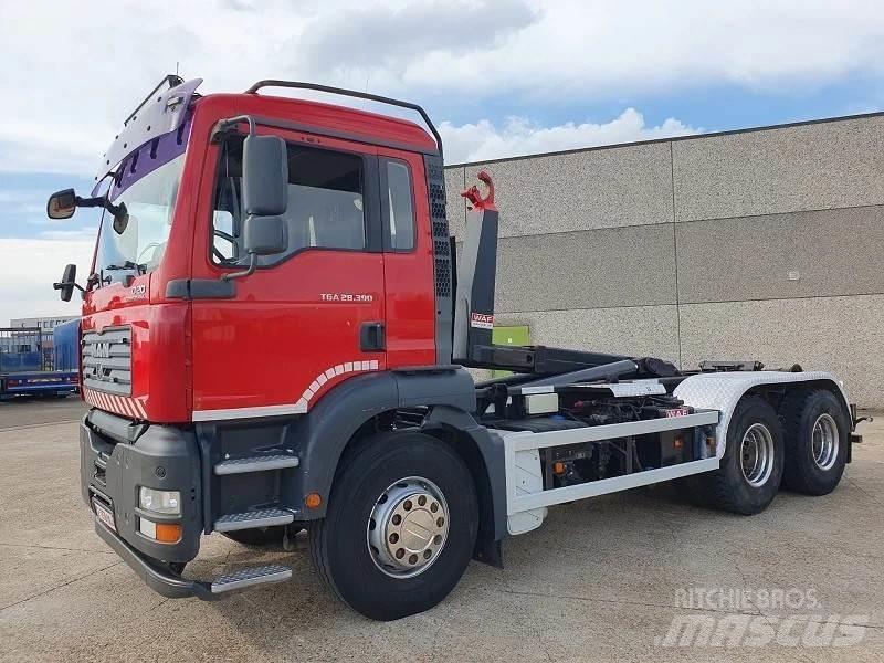 MAN TGA 28.390 Treileri ar āķi