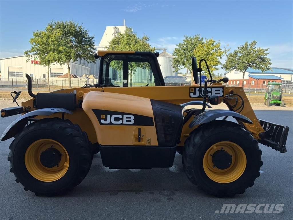 JCB 526-56 Lauksaimniecības pacēlāji