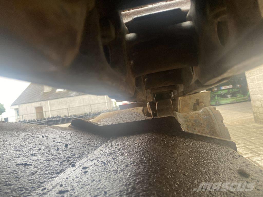 Hitachi EX 135 UR-5 Kāpurķēžu ekskavatori