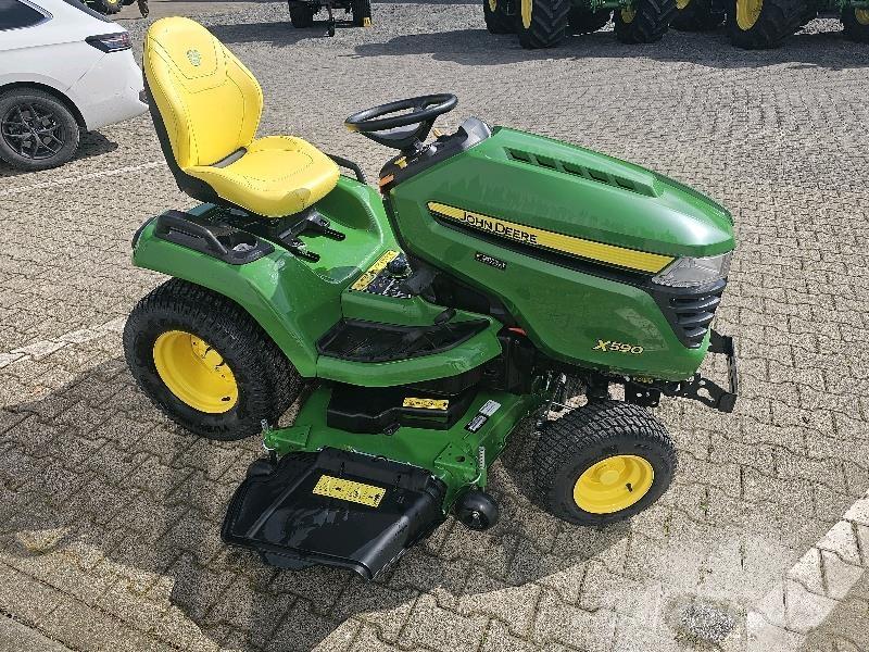 John Deere X590 Pļaujmašīnas