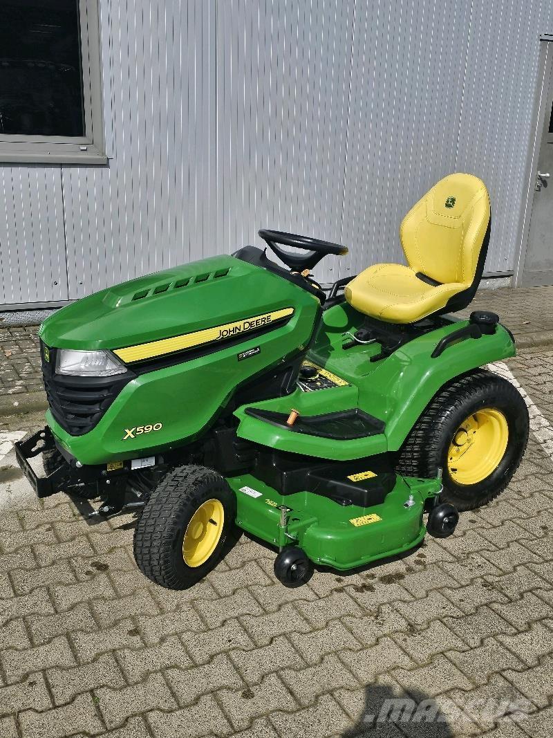 John Deere X590 Pļaujmašīnas