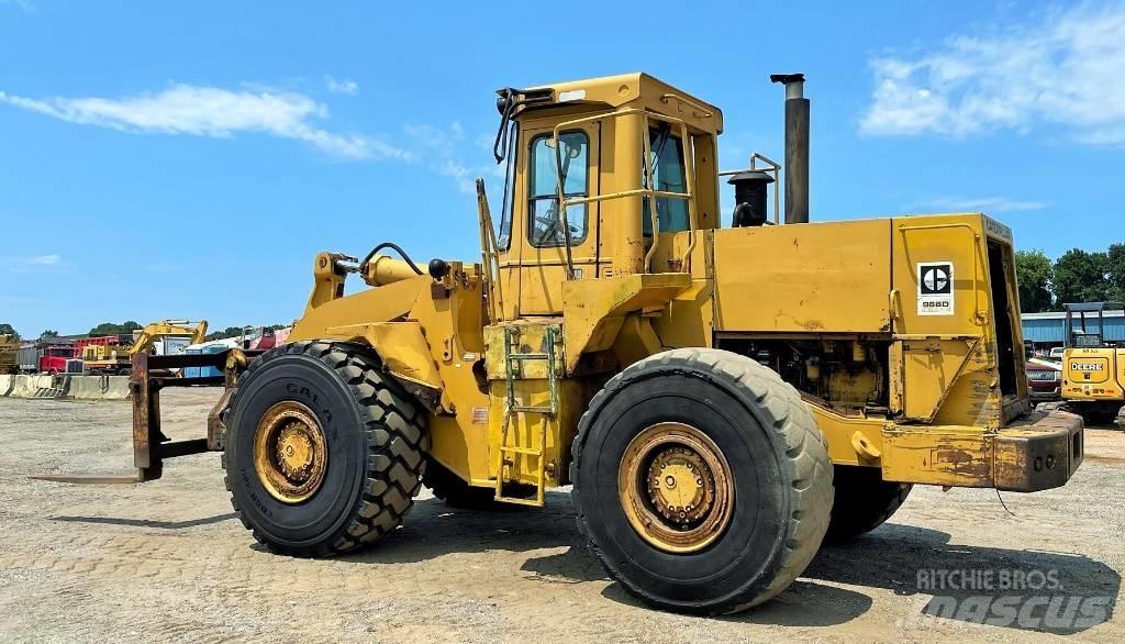 CAT 966 D Iekrāvēji uz riteņiem