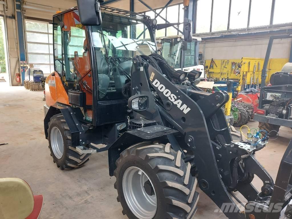 Develon DL 60-7 Iekrāvēji uz riteņiem