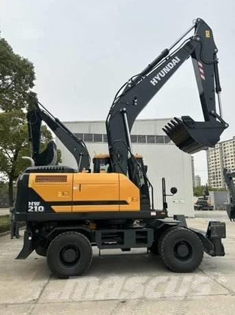 Hyundai HW210 Ekskavatori uz riteņiem