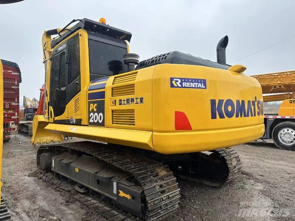 Komatsu PC 200-8 Vidēja lieluma ekskavatori 7 t - 12 t