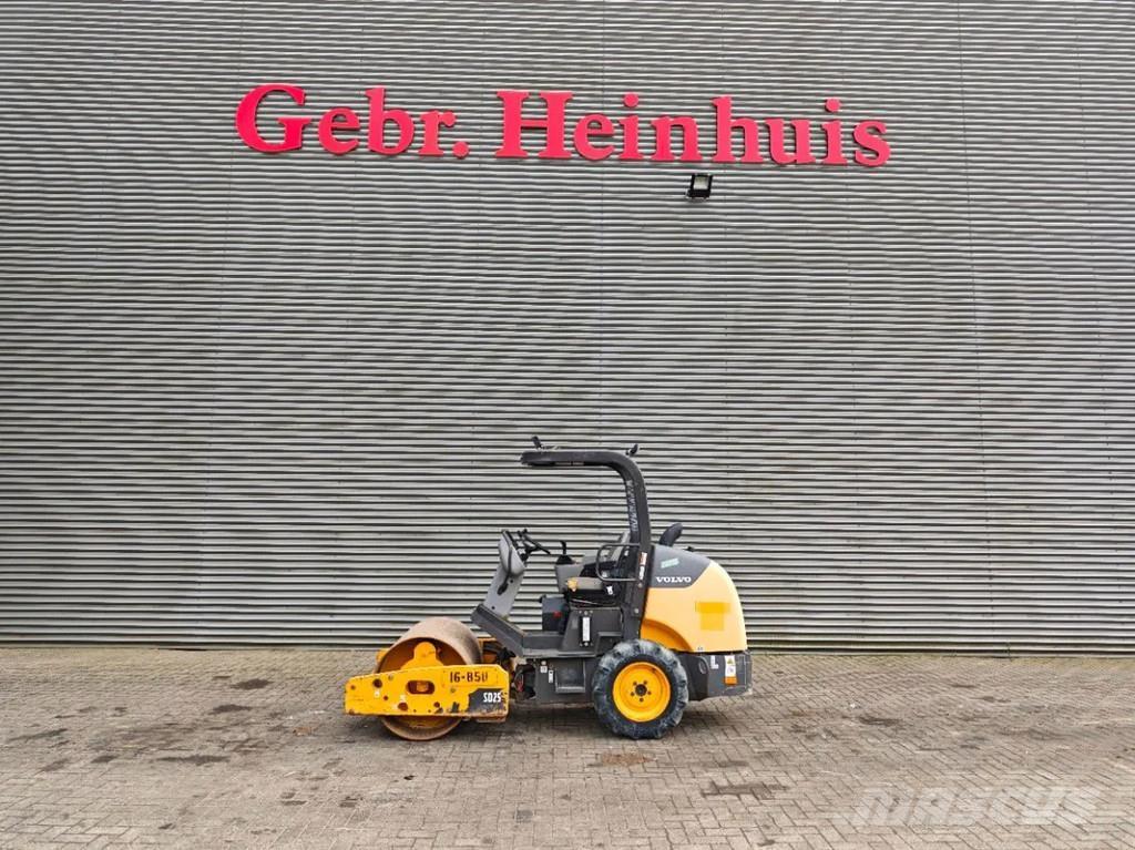 Volvo SD 25 Pneimatiskie veltņi