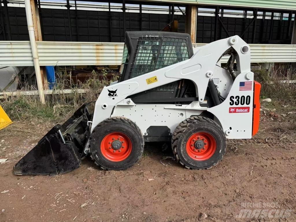 Bobcat S 300 Lietoti riteņu kompaktiekrāvēji