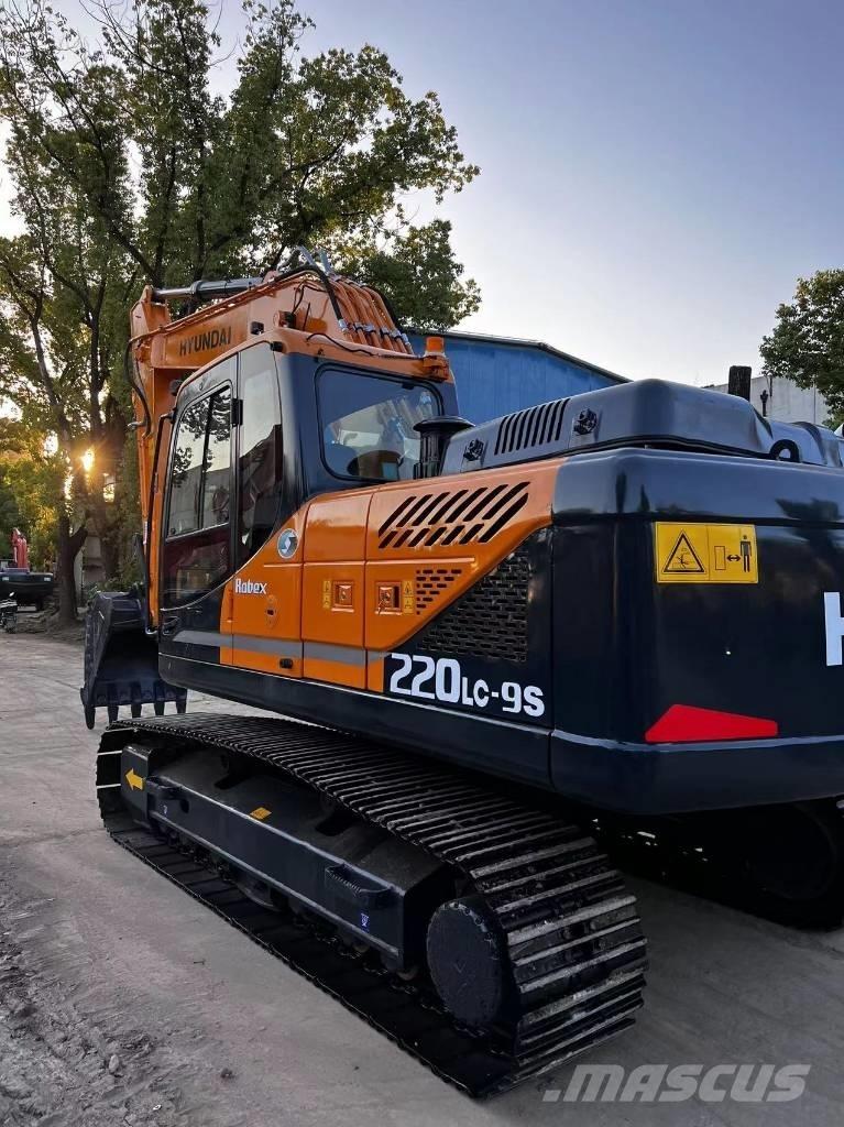 Hyundai 220 LC-9S Kāpurķēžu ekskavatori