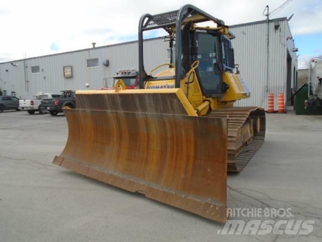 Komatsu D61PX-24 Kāpurķēžu buldozeri