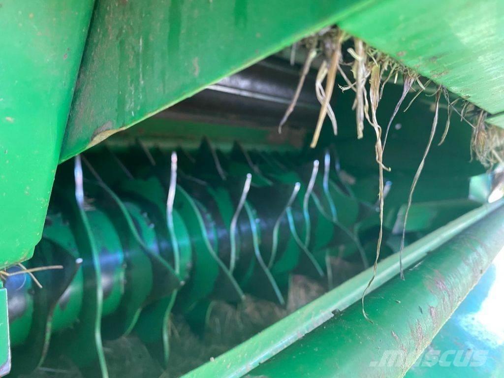 John Deere 568 Rituļu preses