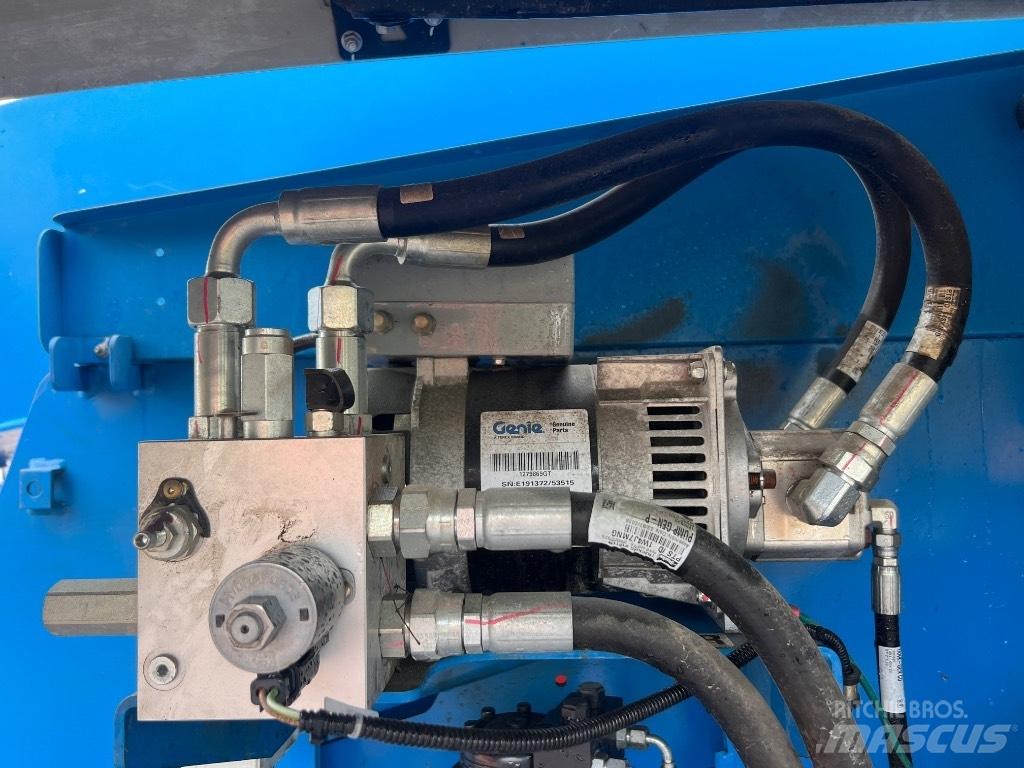 Genie S 65XC TRAX Strēles pacēlāji