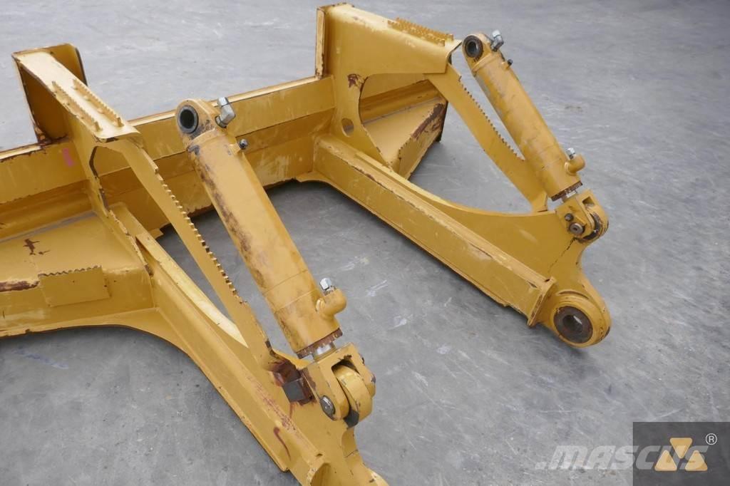 CAT Skidder blade Naži