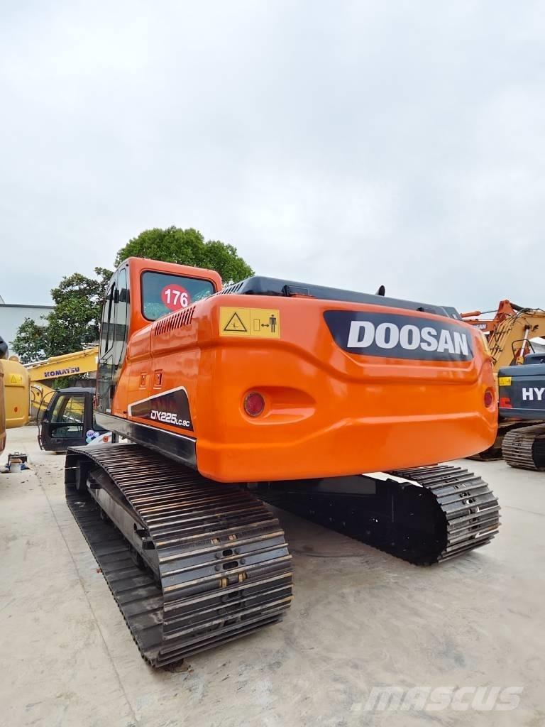 Doosan DX 225 LC-9C Kāpurķēžu ekskavatori