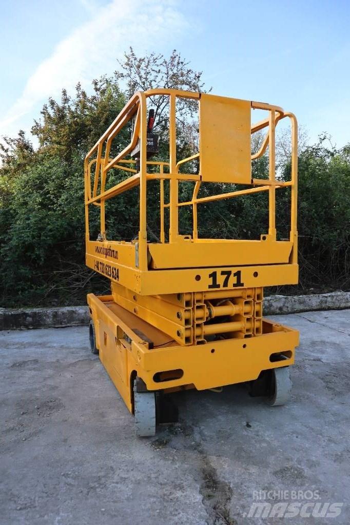Haulotte Compact 10 Šķerveida pacēlāji