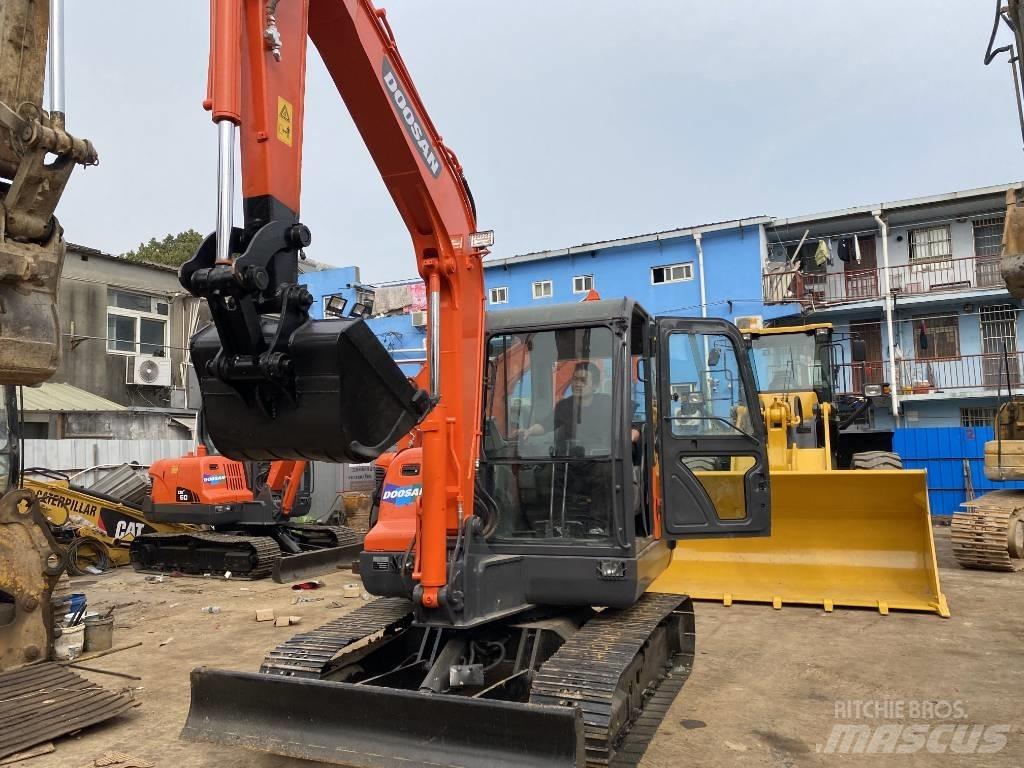 Doosan DX 60 Kāpurķēžu ekskavatori