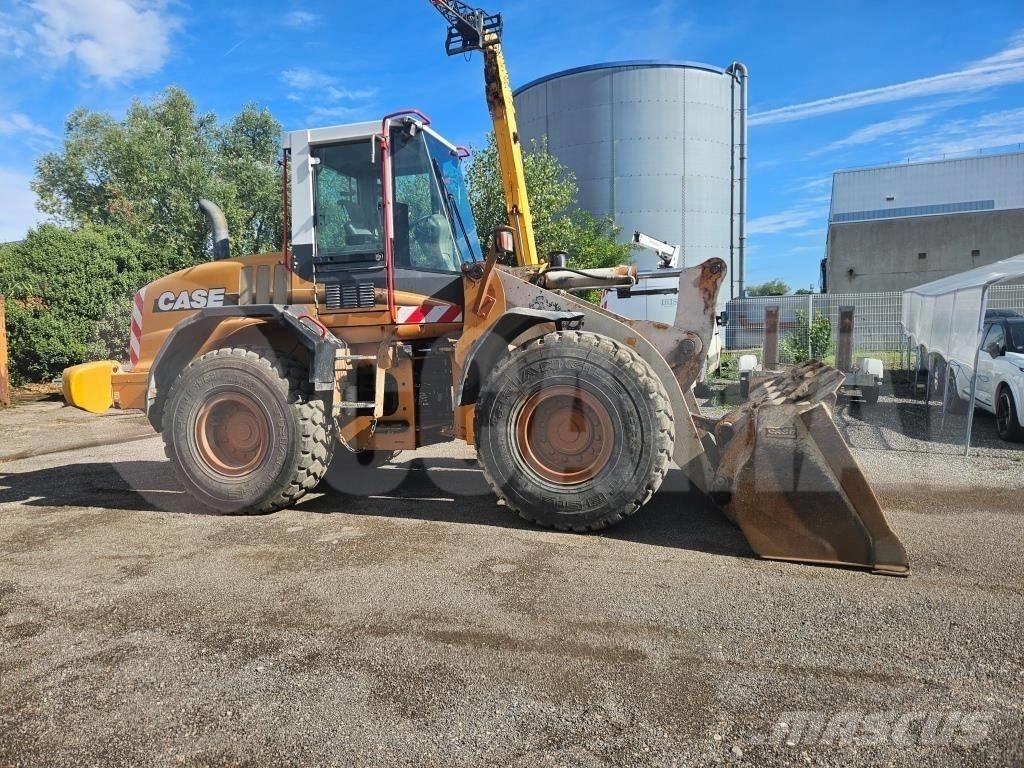 CASE 621 D Iekrāvēji uz riteņiem