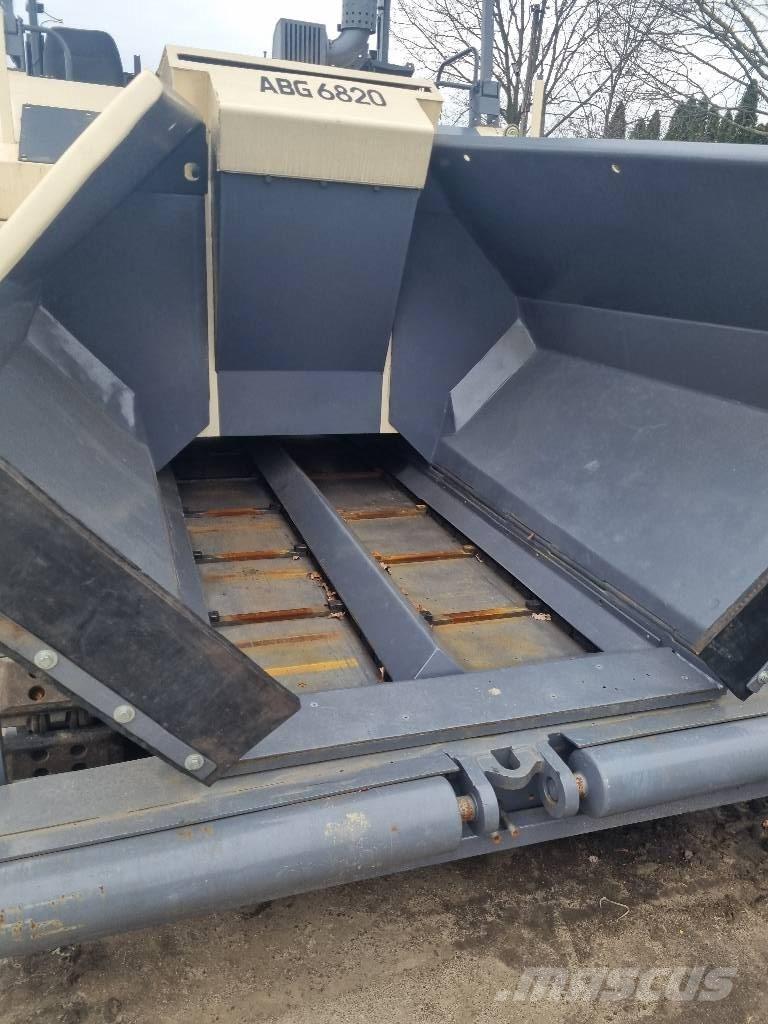 Volvo Titan 6820 Asfalta klājēji