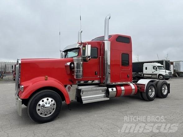 Kenworth W900L Vilcēji